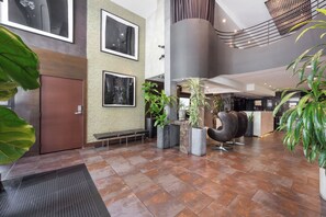 Interior entrance - The O Hotel, Trademark Collection by Wyndham (Los Angeles)