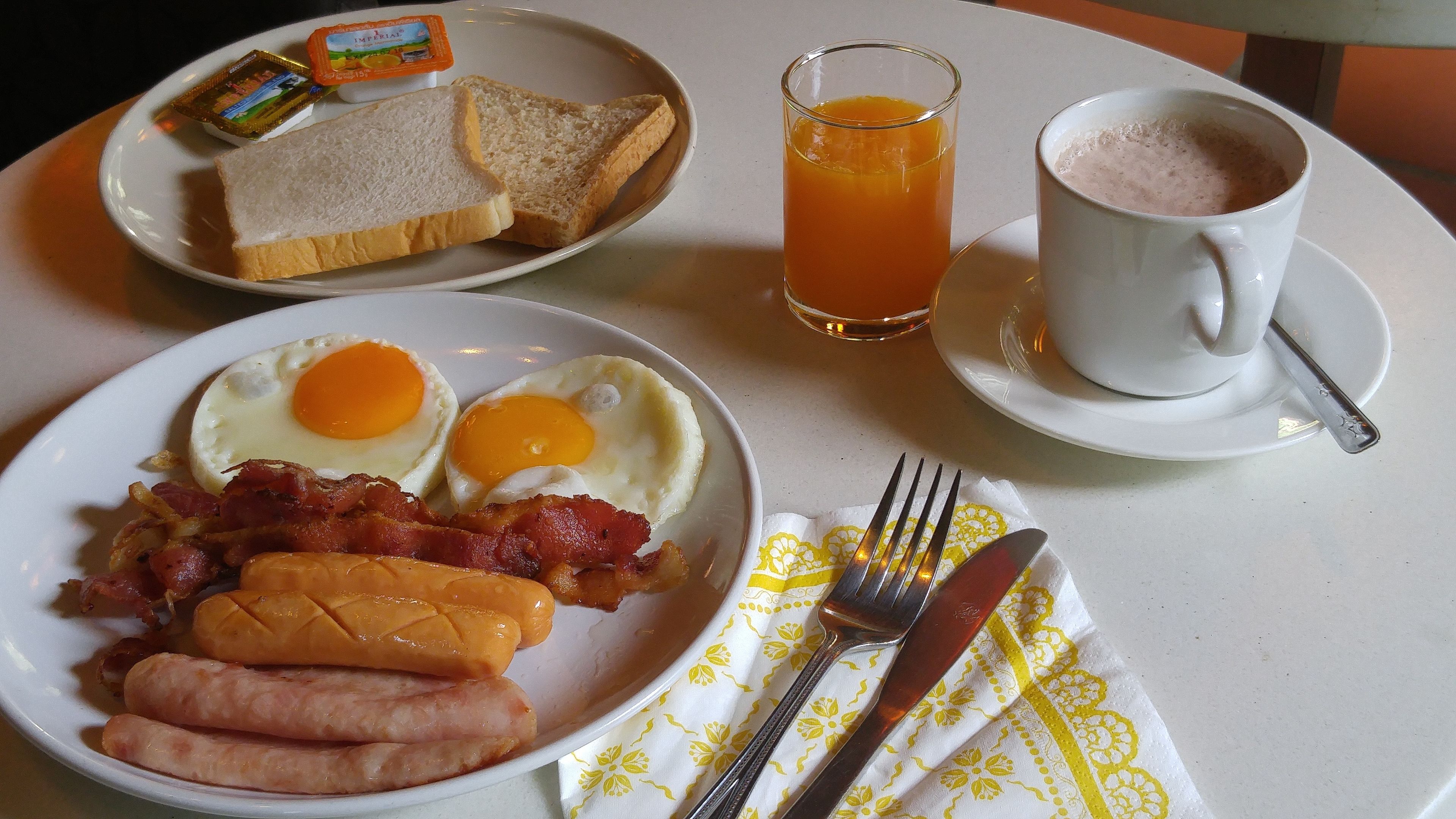 daily buffet breakfast (thb 200 per person)