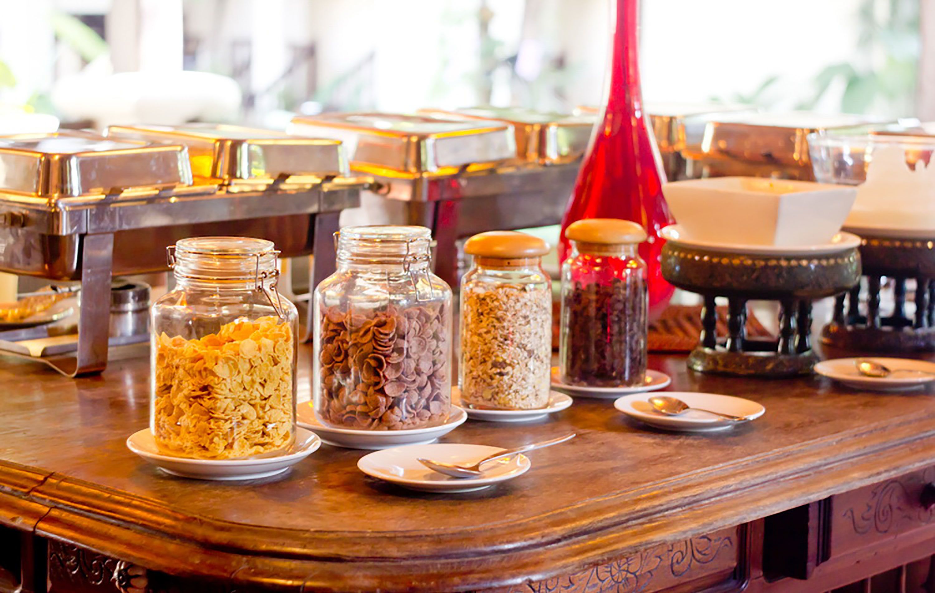 daily buffet breakfast (thb 200 per person)