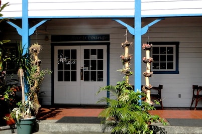 Sadie Thompson Inn