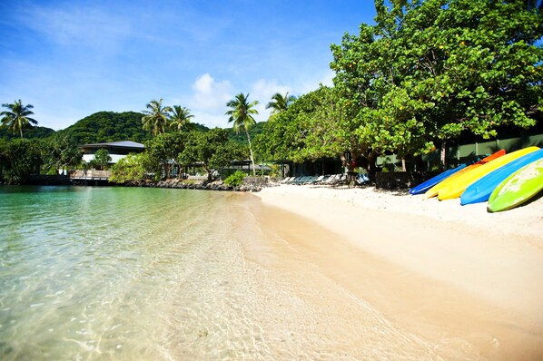On the beach, white sand, snorkeling, kayaking - Sadie's by The Sea (Pago Pago)