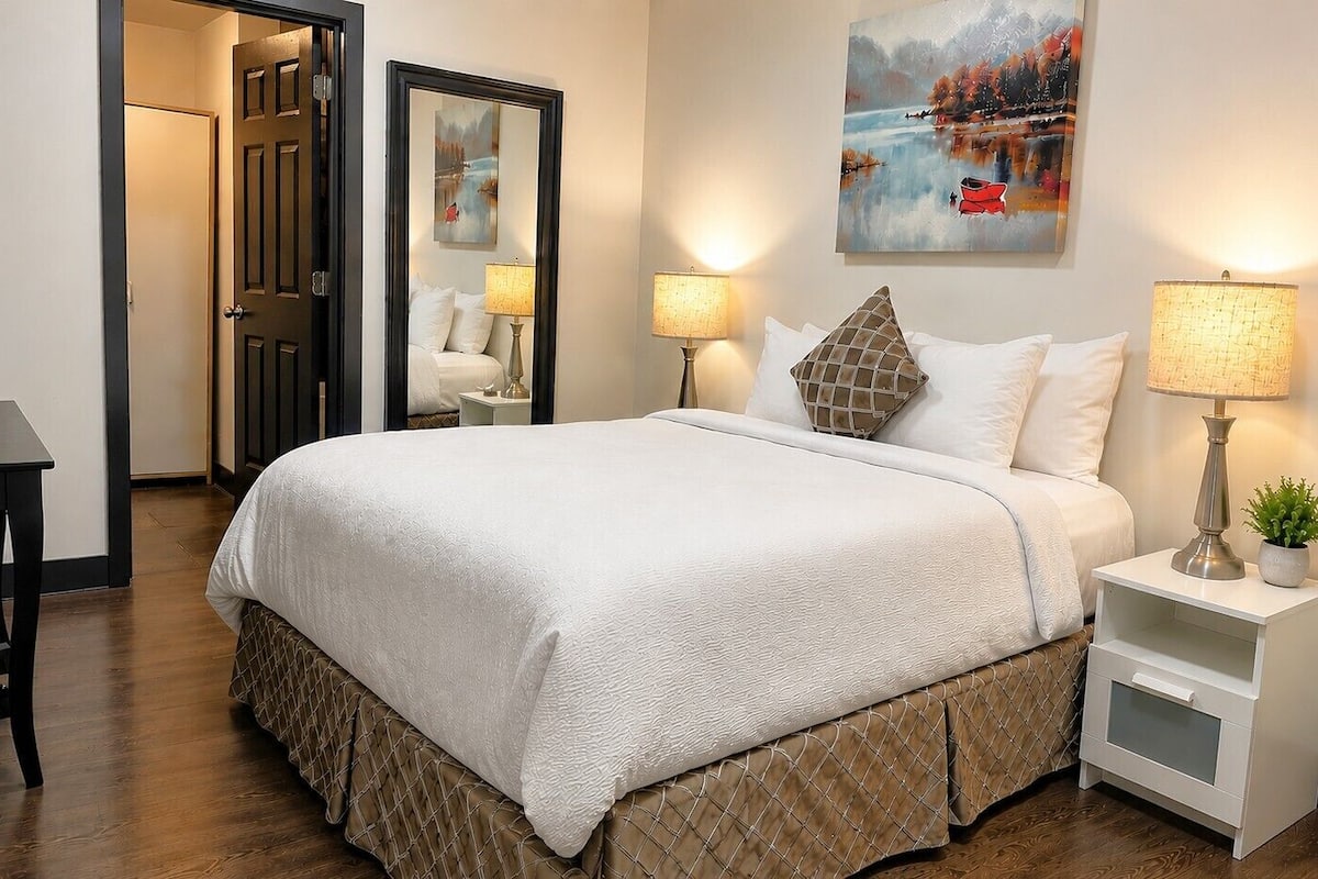 Suíte, 2 quartos, 2 banheiros | Roupas de cama premium, edredons de pluma, camas com colchões pillow-top