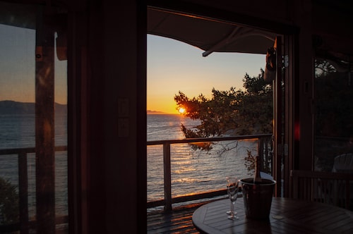 Rockwater Secret Cove Resort