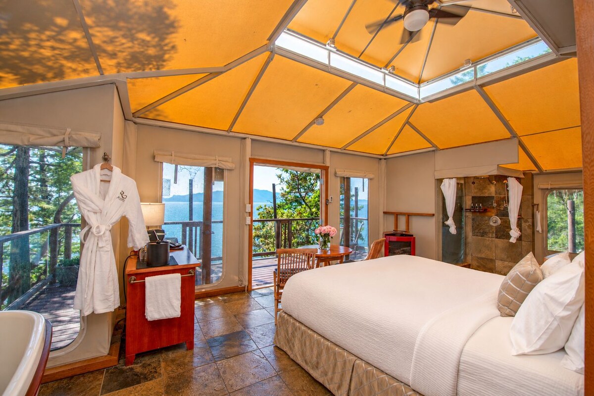 Premium Tent, 1 King Bed, Jetted Tub, Ocean View | Premium bedding, down comforters, pillowtop beds, iron/ironing board