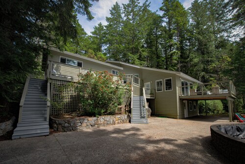 Rockwater Secret Cove Resort