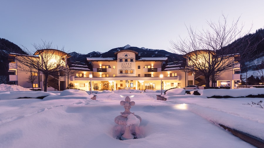 Alpenpalace Luxury Hideaway & Spa Retreat