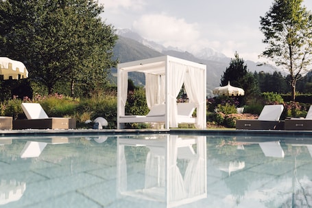 3 indoor pools