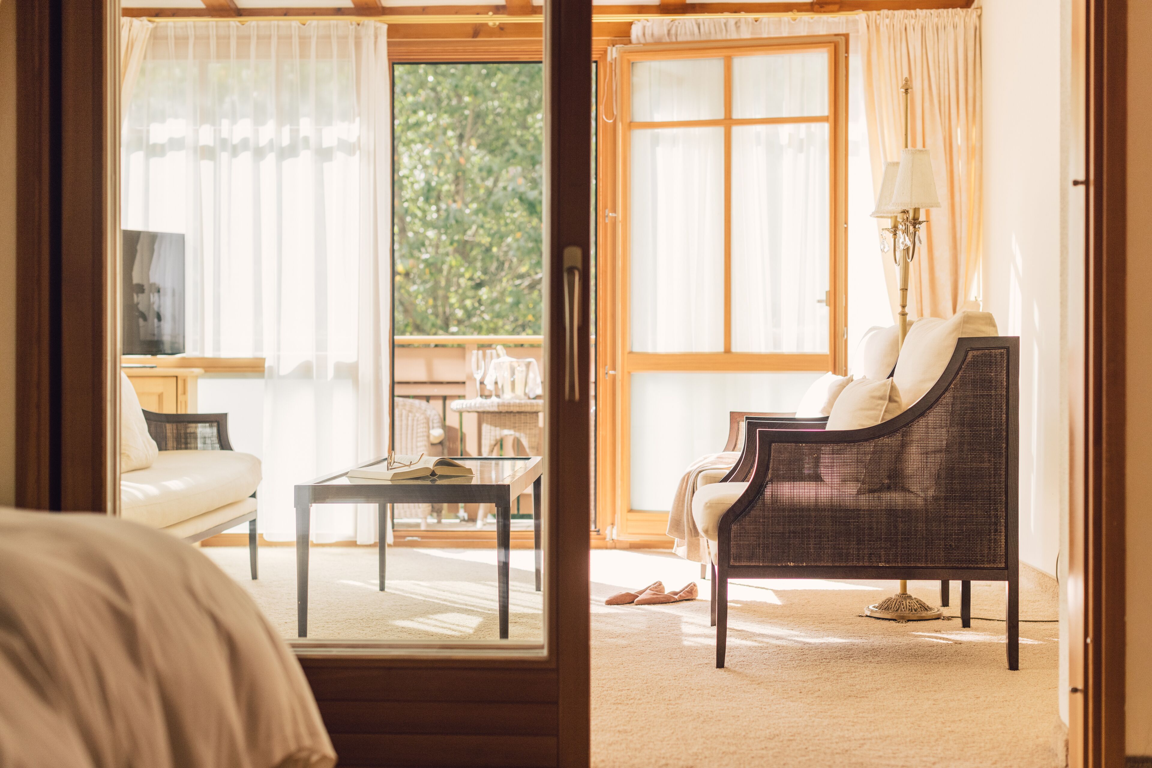 suite (jardin) | premium bedding, down duvets, minibar, in-room safe