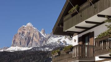 Pemandangan dari bilik