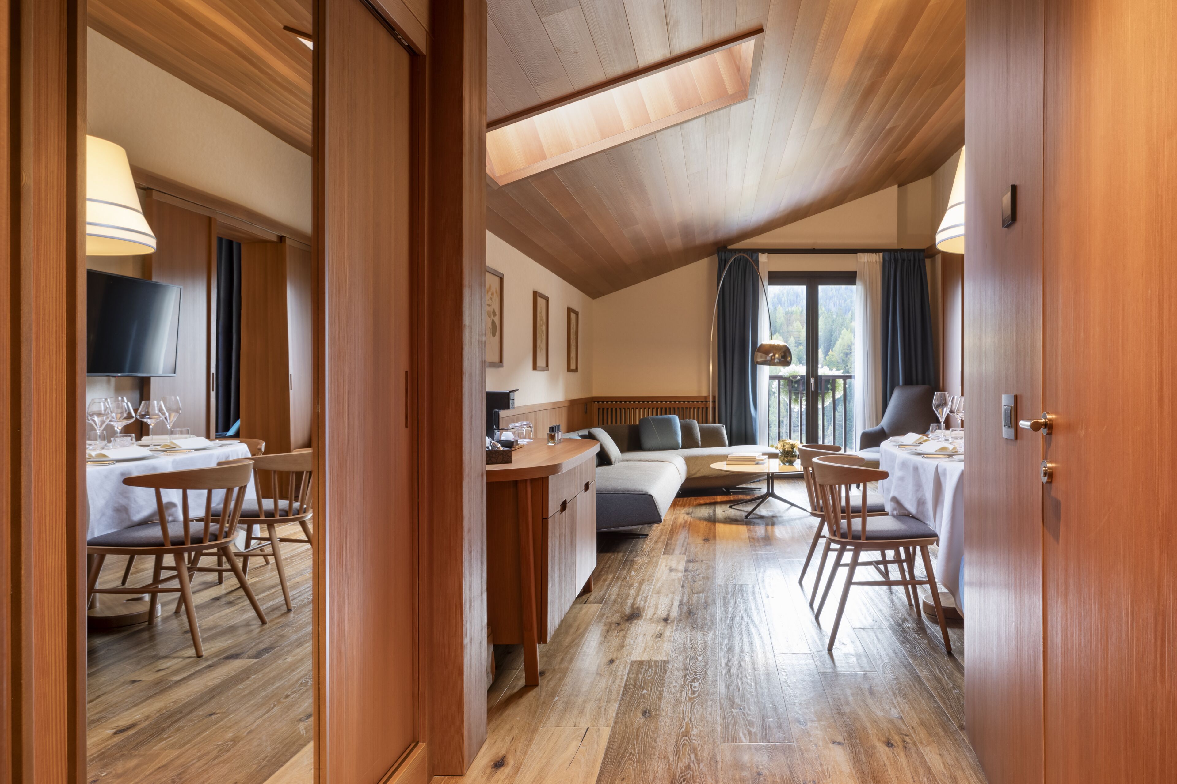 Penthouse Suite with Spa access | เครื่องนอนระดับพรีเมียม, ผ้านวมขนเป็ด, มินิบาร์, ตู้นิรภัยในห้องพัก