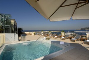 Seasonal outdoor pool, sun loungers