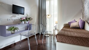 Suite júnior | Minibar, caixa forta a l'habitació i escriptori 