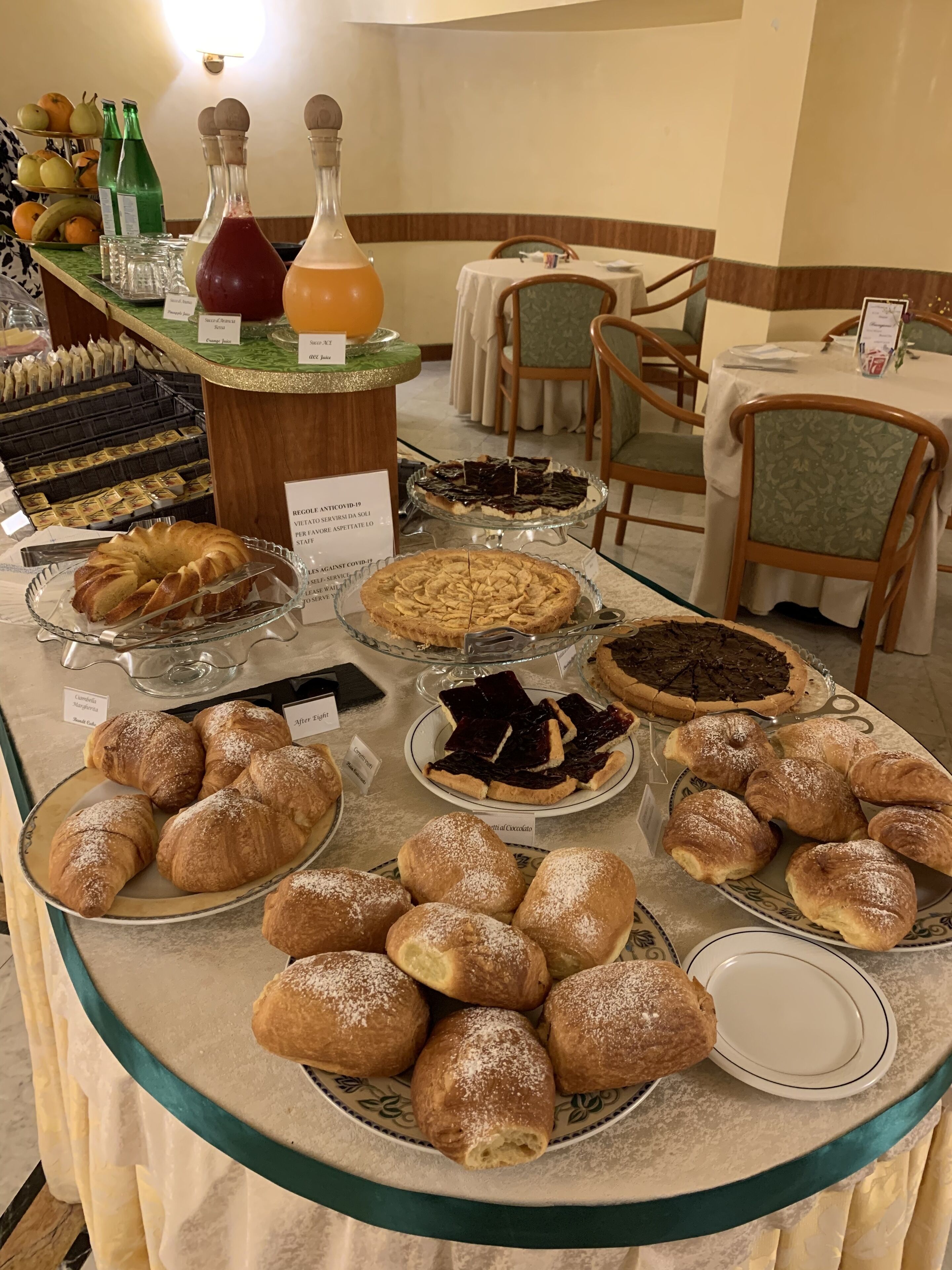 free daily continental breakfast