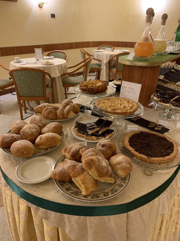 包含每日欧式早餐