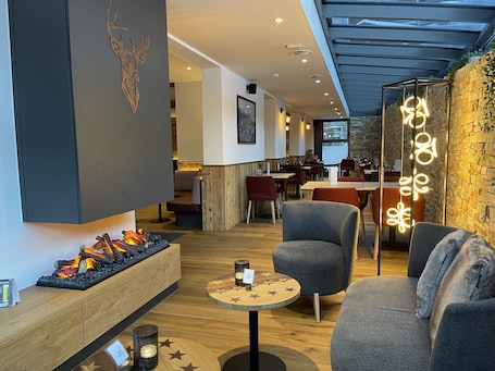 Bar (en la propiedad). Therme 51