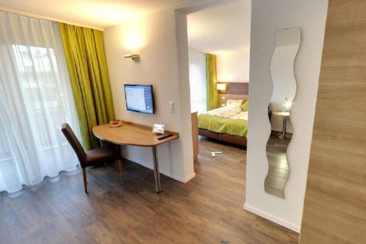 Hypo-allergenic bedding, in-room safe, desk, soundproofing