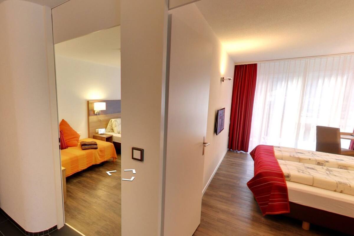 Hypo-allergenic bedding, in-room safe, desk, soundproofing