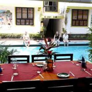 Daily buffet breakfast for a fee