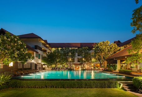 Outdoor pool, sun loungers