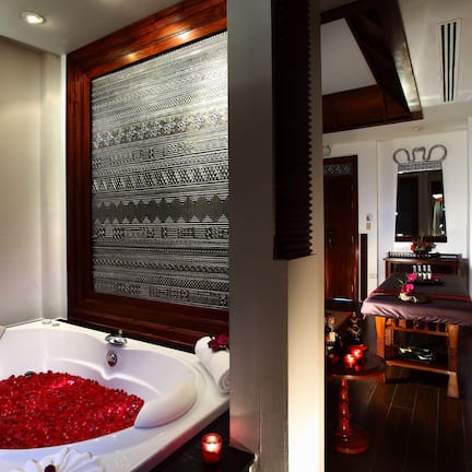 Couples treatment room(s), hot tub, body treatments, aromatherapy