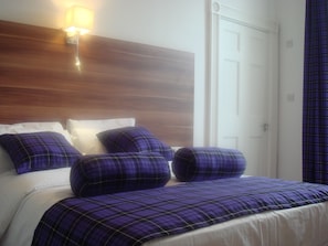 Deluxe Double Room | Desk, soundproofing, iron/ironing board, free WiFi