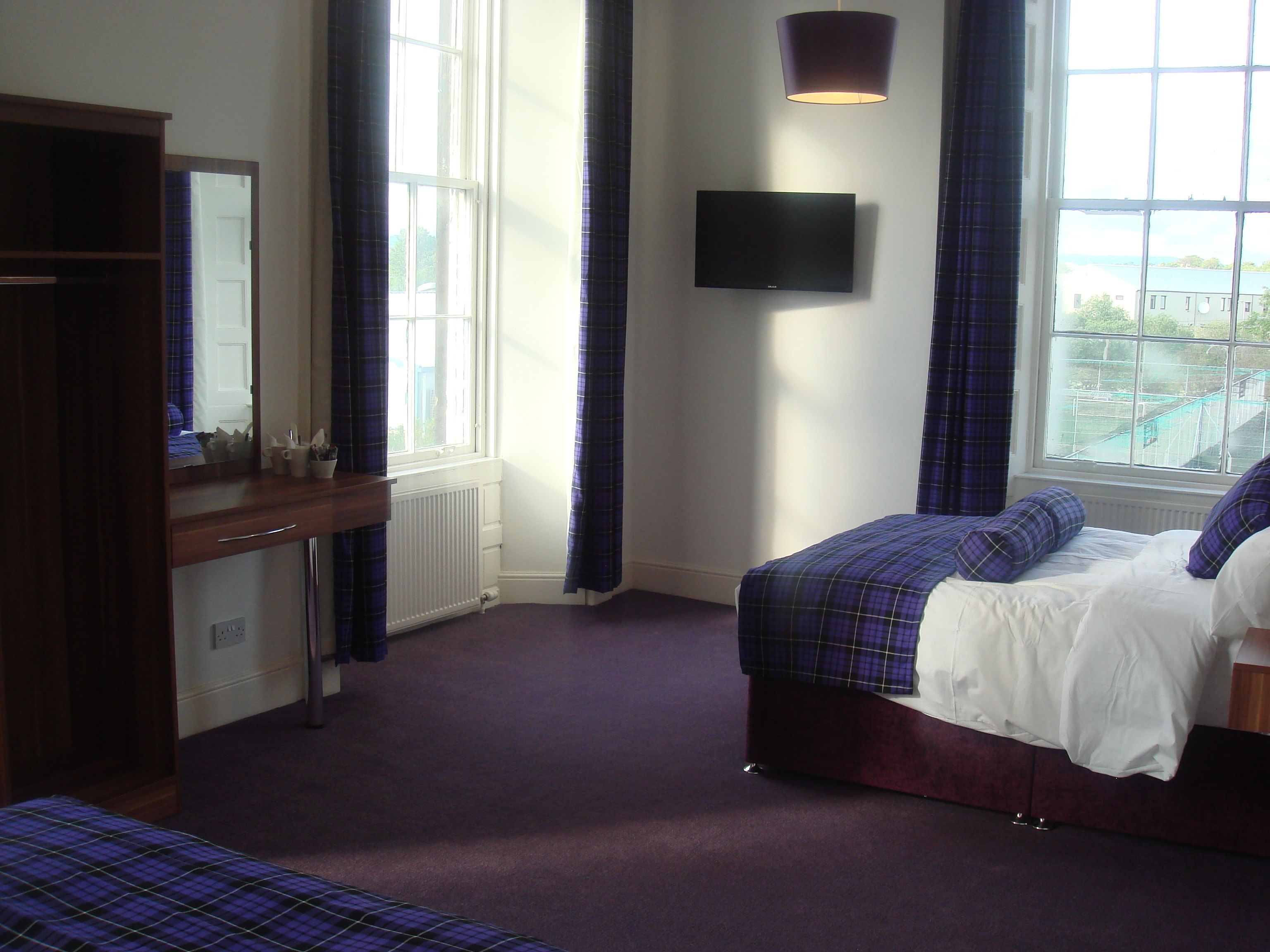deluxe quadruple room | desk, soundproofing, iron/ironing board, free wifi
