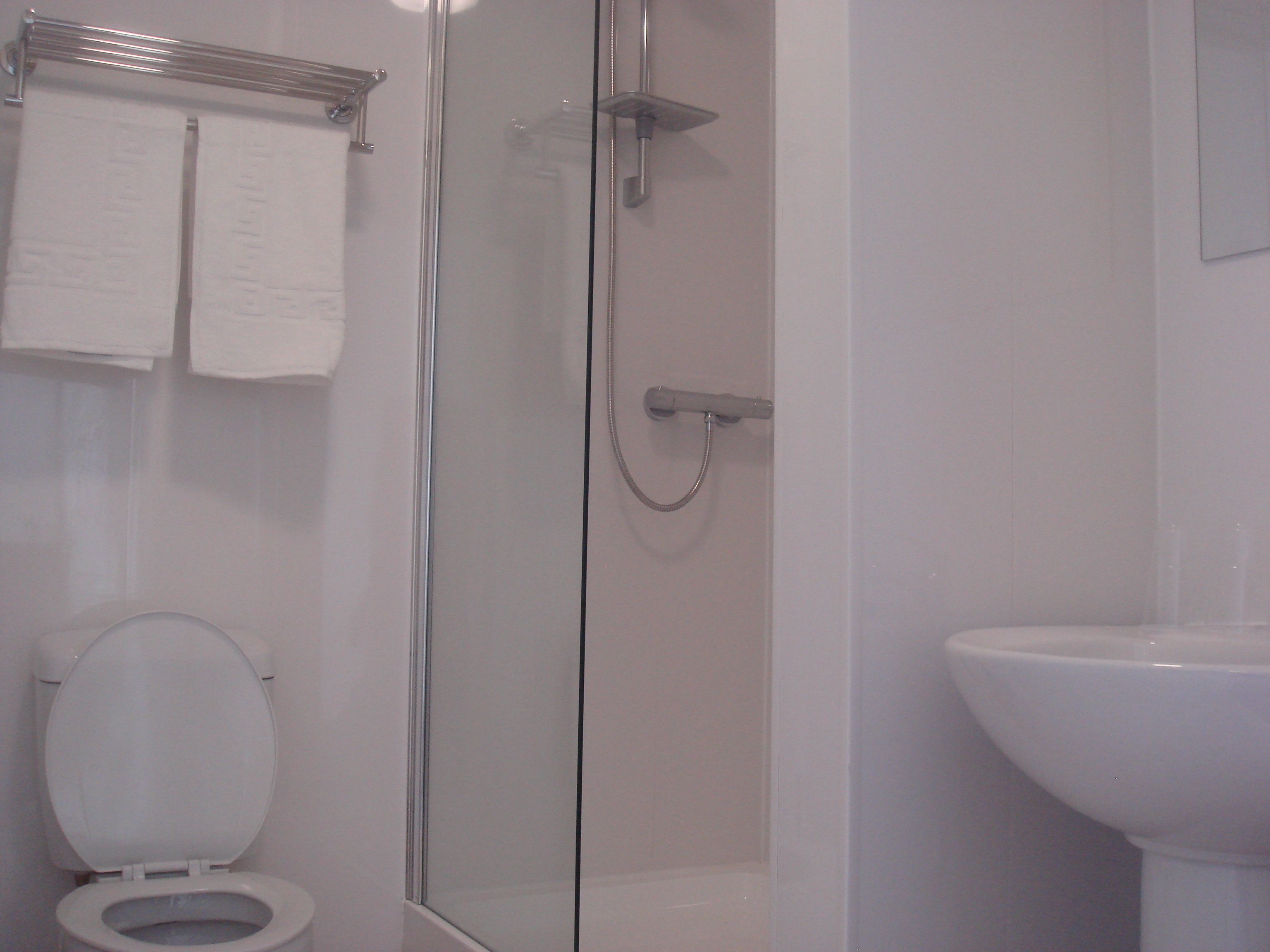 deluxe triple room, ground floor | desk, soundproofing, iron/ironing board, free wifi