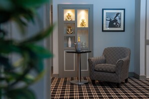 Interior - Osborne Hotel (Newcastle-upon-Tyne)