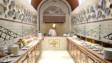 Daily cooked-to-order breakfast for a fee