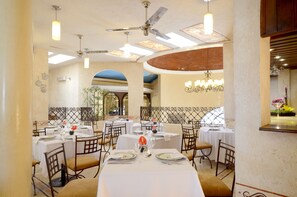 Se sirven desayunos, almuerzos, cenas y cocina internacional 