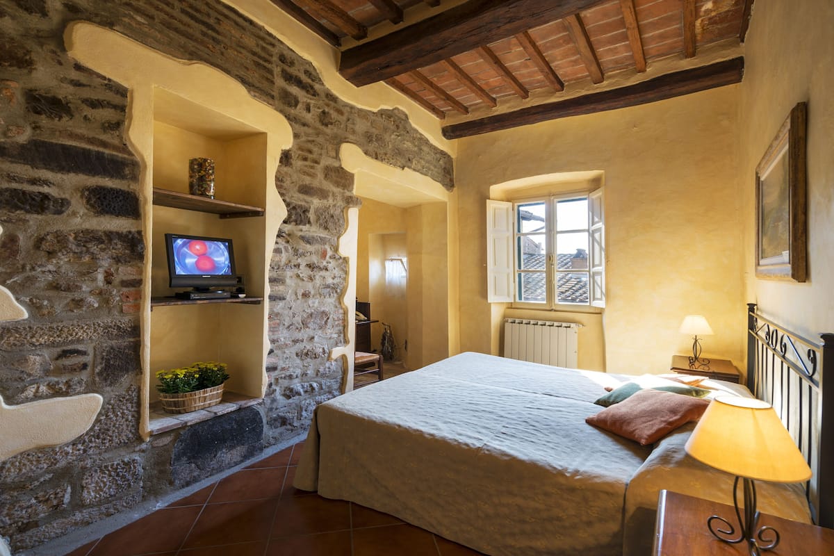 superior twin room | in-room safe, iron/ironing board, free wifi, bed sheets