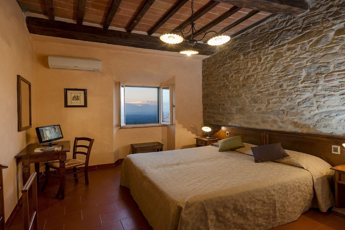 Hotel Italia Reviews, Deals & Photos 2025 - Expedia