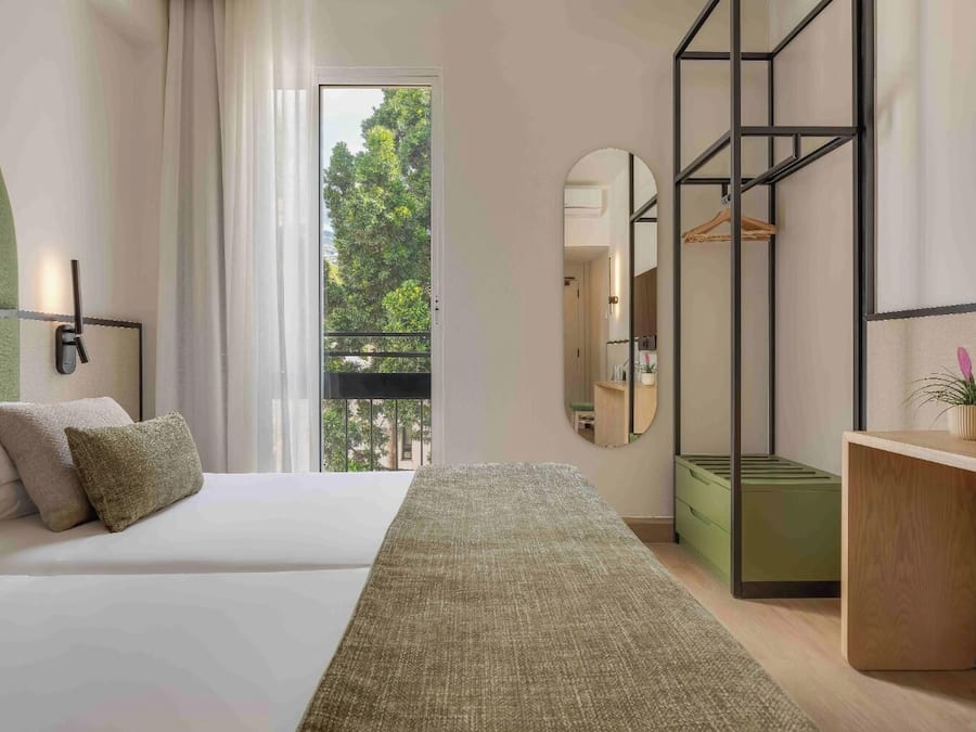 Classic-Zweibettzimmer | Zimmersafe, Schreibtisch, Verdunkelungsvorhänge, kostenlose Babybetten