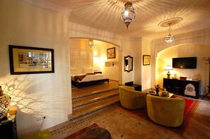 Suite | Sengetøy i egyptisk bomull, sengetøy av topp kvalitet og minibar