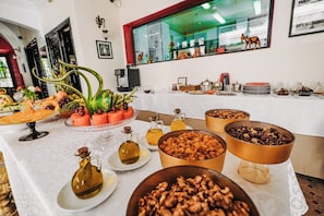 Petit déjeuner buffet compris tous les jours