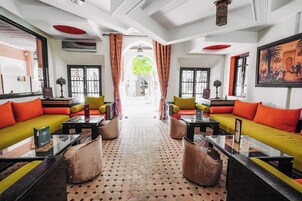 2 bars/lounges, poolside bar