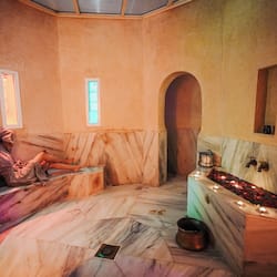 Un sauna, baño turco, baño turco/hammam, tratamientos corporales