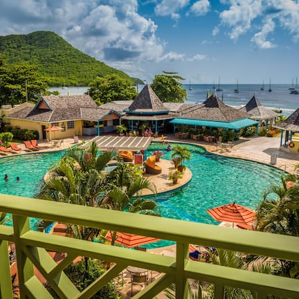 Deluxe Pool View King | Balcony