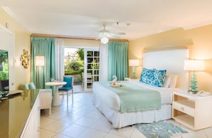 Premium bedding, in-room safe, desk, blackout drapes - Bay Gardens Beach Resort and Spa (Gros Islet)