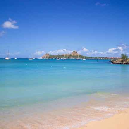 On the beach, white sand, free beach shuttle, sun loungers