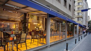 Food court - Eresin Hotels Taxim & Premier (Istanbul)