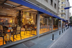 Food court - Eresin Hotels Taxim & Premier (Istanbul)