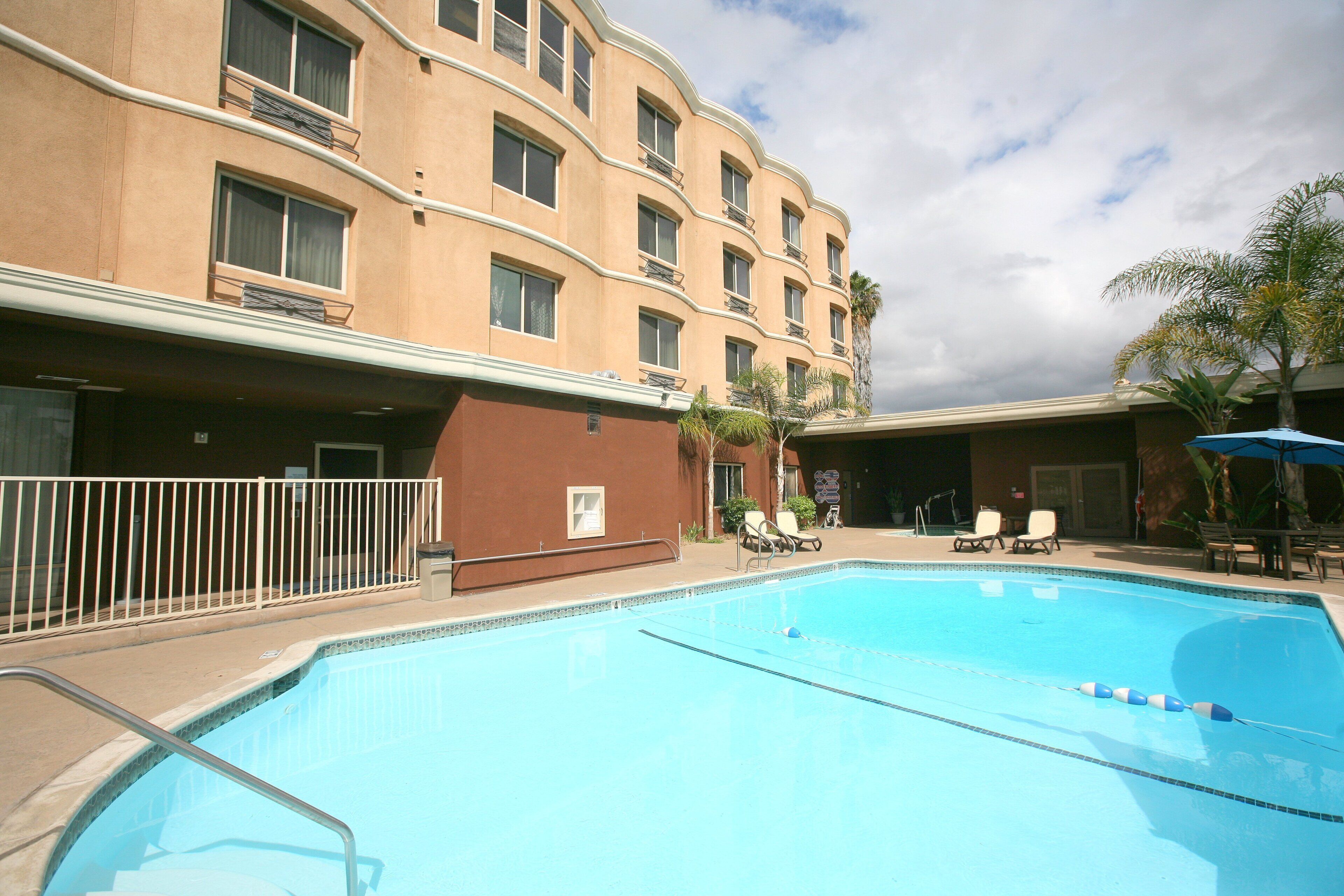 Outdoor pool, pool loungers