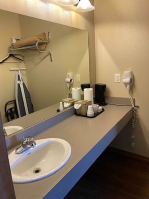 Standard Room, 2 Queen Beds, Non Smoking | Bathroom