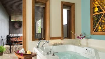 Separate bathtub and shower, jetted bath, rainfall showerhead