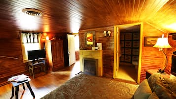 The Sylvia Murphey | 特色装修、特色家居、办公桌、笔记本电脑工作区