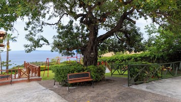 Children’s play area – outdoor