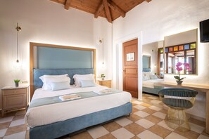 Studio Suite, Non Smoking, Sea View | Private kitchen | Fridge, stovetop, electric kettle, cookware/dishes/utensils