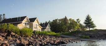 Larsmont Cottages
