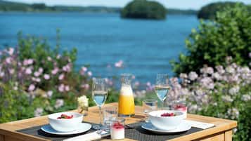 Breakfast, lunch, dinner served; Modern European cuisine, garden views